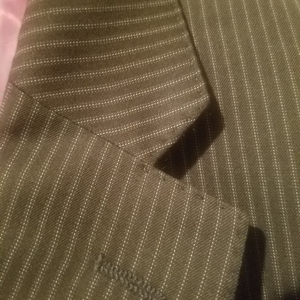 Sean John stripped suit Jacket
size 42L